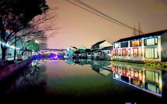 Tongli Qingyuan River View Holiday Inn