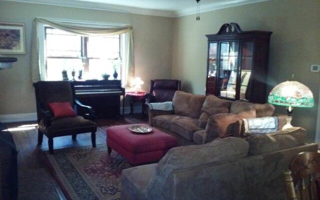 Evonne's Sharing House