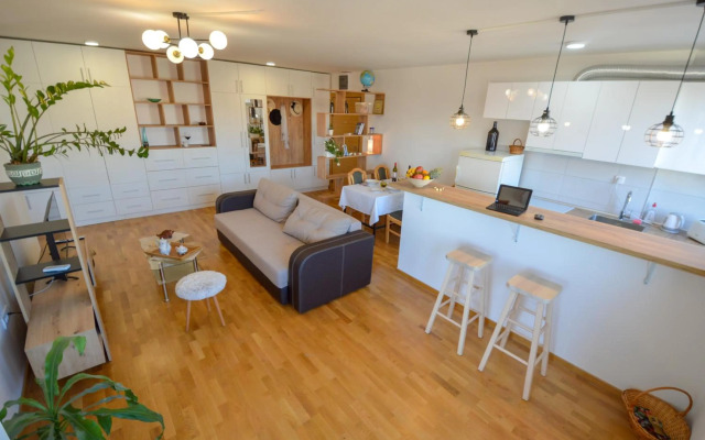 Shine24 - Spacious and bright apartment - NEW