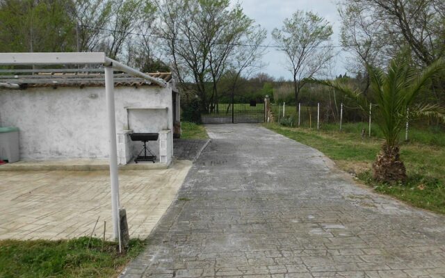 Toms House 4 in Felekas