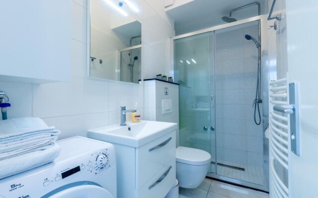 Nice Home in Kastel Stari With Wifi and 1 Bedrooms