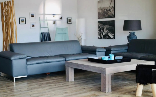 Näher am Wasser kann man nicht wohnen!