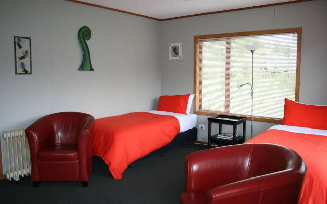 Whistling Frog Cafe & Accommodation