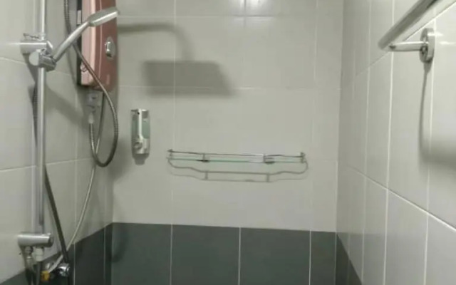 Ramadhina Eagle Eye View Home2stay Emerald Avenue