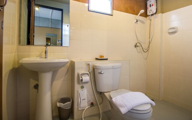 B2 Satitham (Wat Jedyod) Hotel