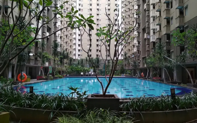 Simply 3BR Apartment at Gateway Ahmad Yani Cicadas