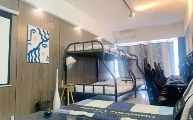 Xi'an Jiushe E-sports Cinema Designer Apartment