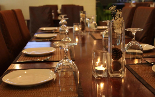 Centric Place Hotel