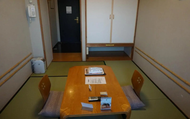 Yokohama Minamimirai Manyo-Club