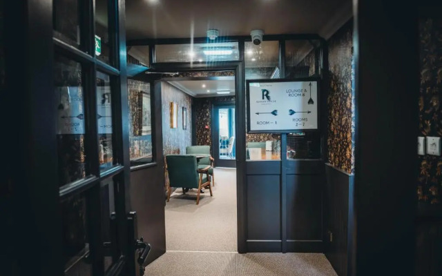 Roslyn House