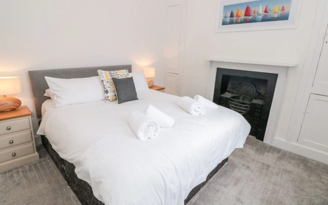 Apartment 1 @ 22 Foss Street