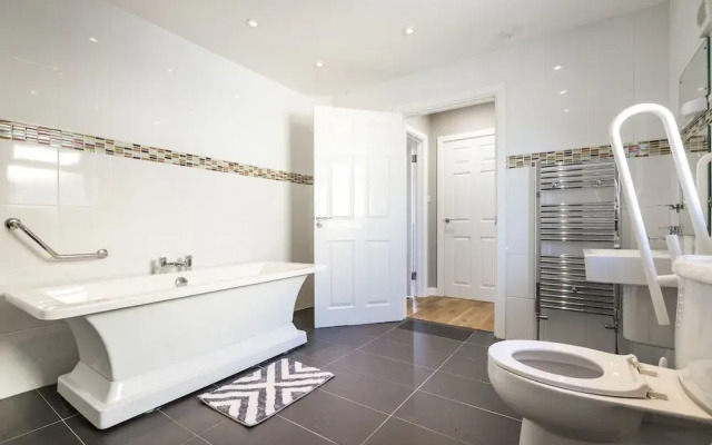 The Beacon - 3 Bed - Ludchurch