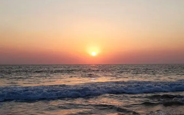 Blue Waves Beach Stay