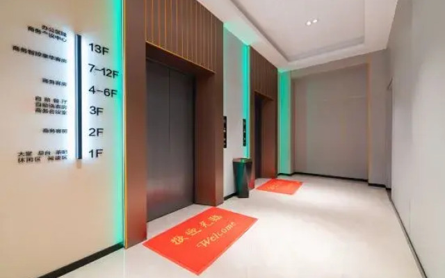 Monarch Hotel