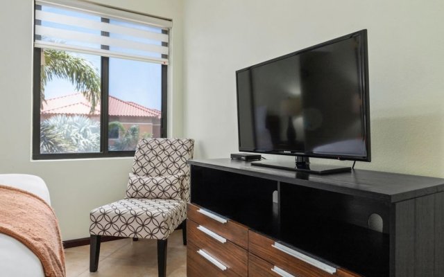 2br2ba Townhome With Pools GYM Gold Coast