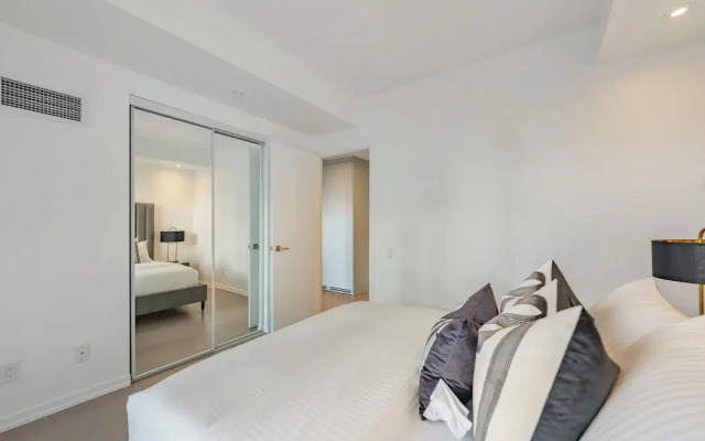 Mövenpick Suites - Downtown Toronto