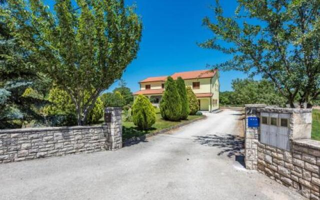 Apartment Matea In Kringa