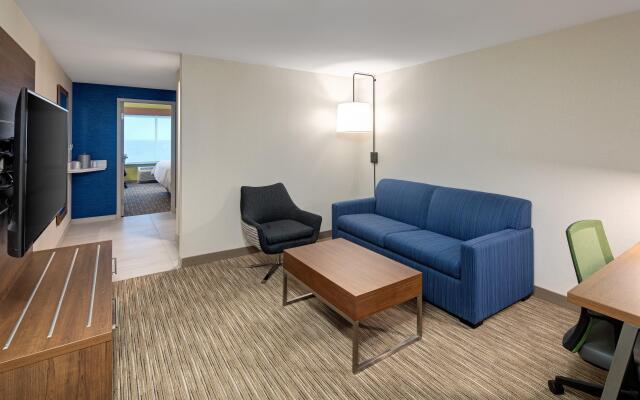 Holiday Inn Express & Suites Halifax Airport, an IHG Hotel