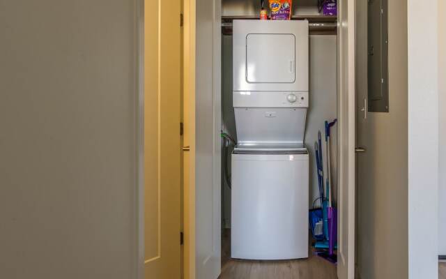 Comfy Downtown Apartments by Frontdesk
