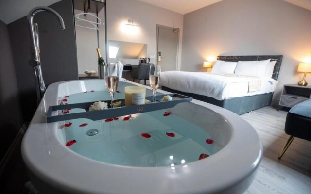 Amorist Hotel