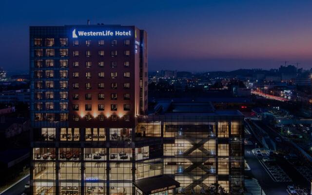 WesternLife Hotel