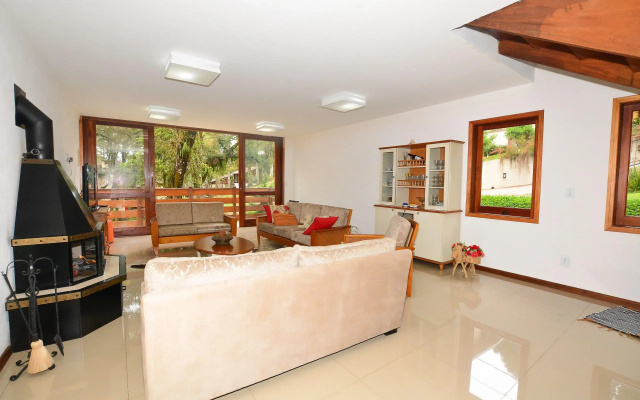 Linda e espaçosa casa em Monte Verde