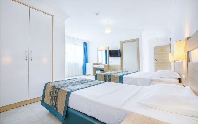 Green Life Hotel