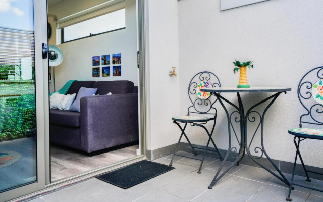 U201 Brunswick Living Top floor Balcony Close to APT and CBD Free Wifi Tram at Doorstep – Guest Rooms – Melbourne