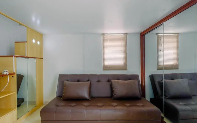 Strategic And Comfy Studio At Dave Apartment