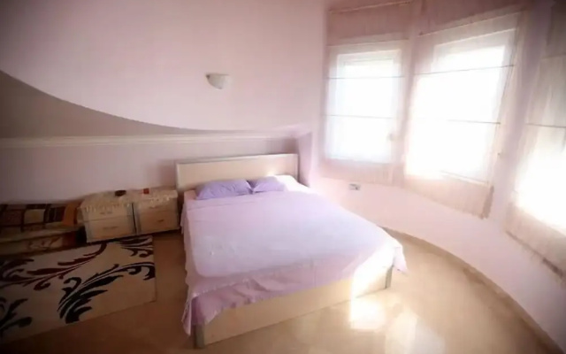 Bella Villa 3