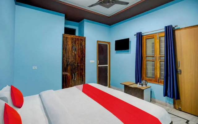 OYO Flagship 702327 D.S. Guest House