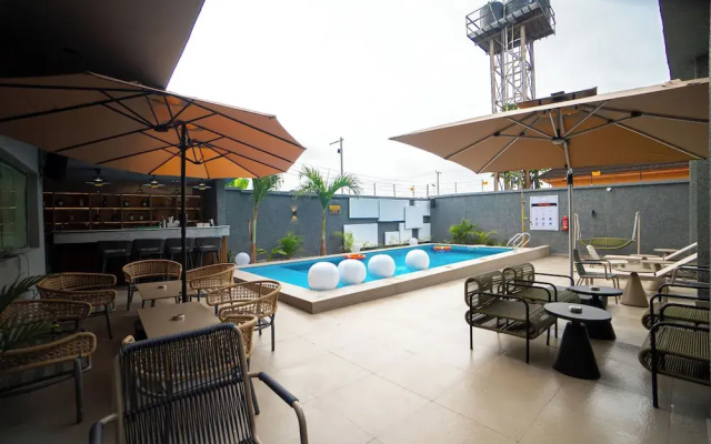 Greyfield Hotel And Apartments