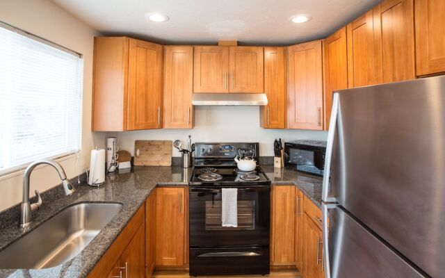 Crockett Rocket - Heart of Seattle - Sleeps 12