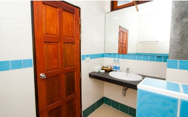 Drop In Club Resort & Spa