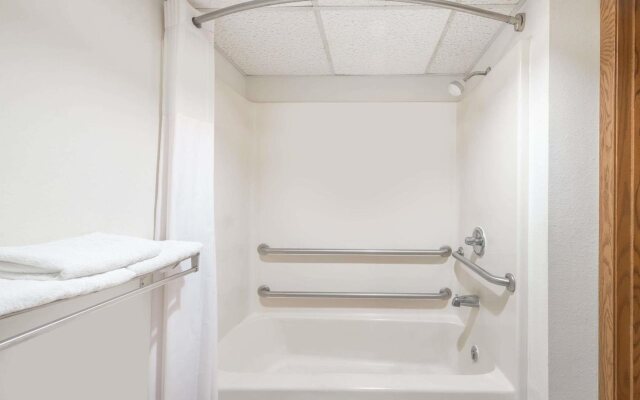 Days Inn by Wyndham Mexico