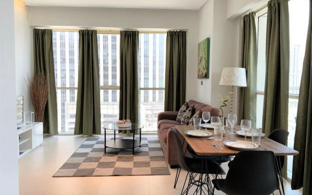 VST - Spacious Furnished 1BR in Marina