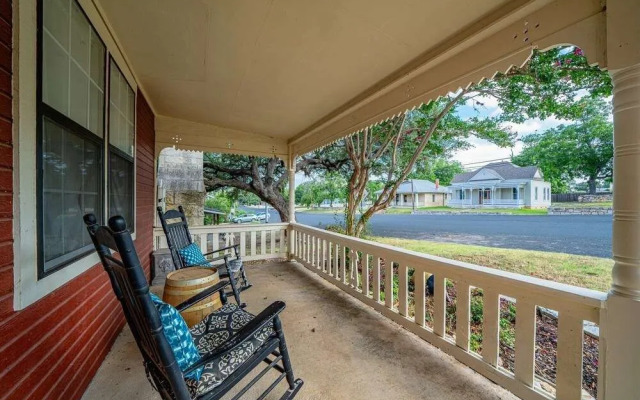 Suite Elliana W/hot Tub & Outdoor Fireplace!