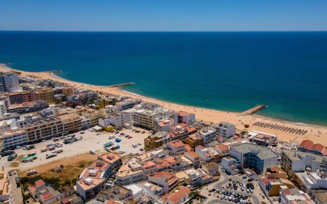 1BR Infante Flat in Quarteira by LovelyStay