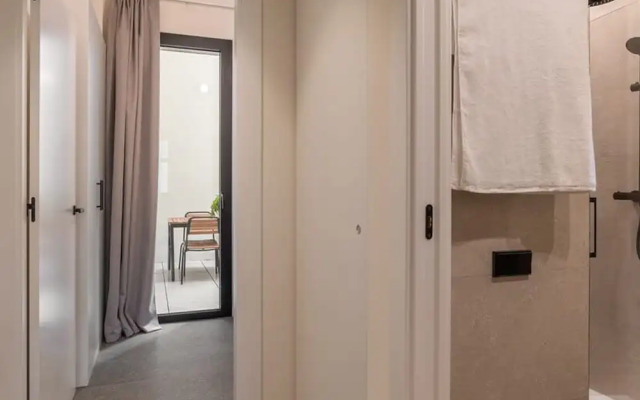 Sant Pau Patio 2BR Near Avinguda Gaud With Patio