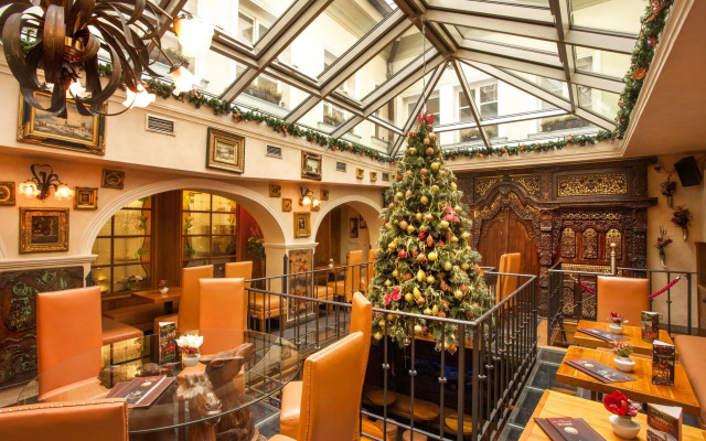 Hotel U Zlatého Stromu Prague by BHG