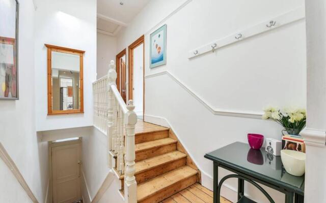 Groves 4 bedroom, Shepherds Bush