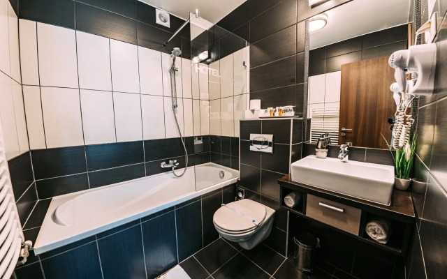 Auris Hotel