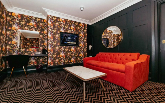 Lock & Key Hotel