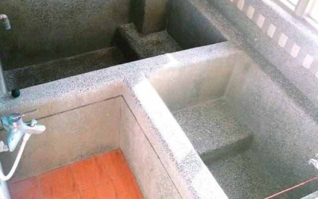 Hale Crane Volcanic Mud Hot Spring Hotel