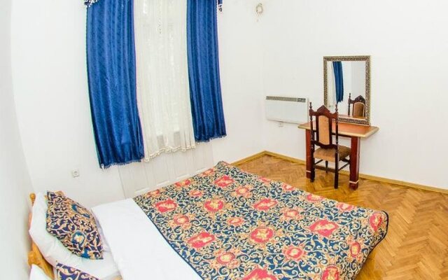 Ivani Hostel and B&B