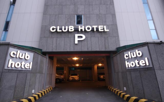 Club Hotel