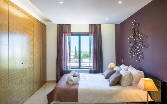 Captivating 2-bed Apartment in Praia da Luz