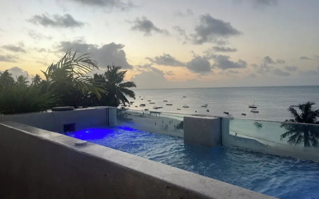 Aluna Beach Apartments