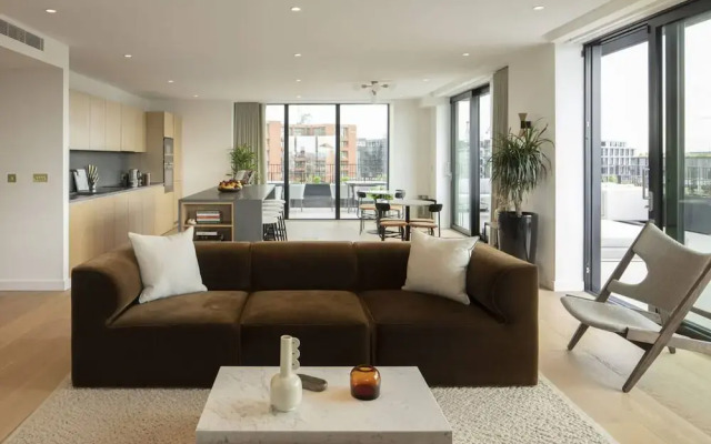 Refined 3-bedroom Condo