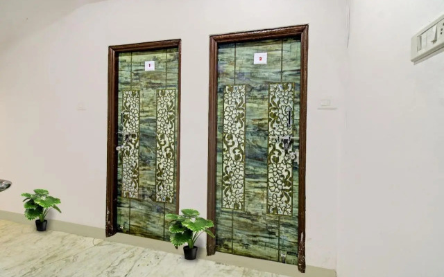 Oyo Flagship 93139 Green Lodging And Boarding